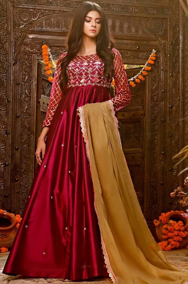 SOLID RED HEAVY EMBELLISHED LONG FLARED ANARKALI WITH PAJAMA AND DUPATTA –  Saad Ibrahim