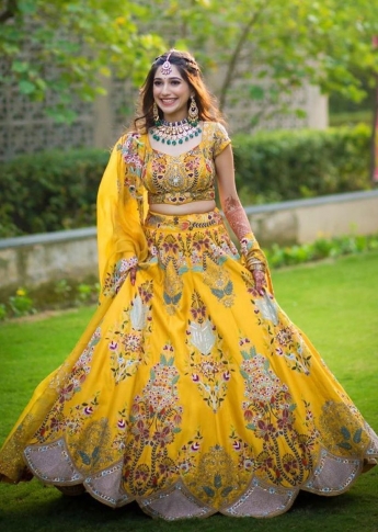 Bridal - Designer - Lehenga Cholis: Buy Indian Lehenga Outfits Online |  Utsav Fashion