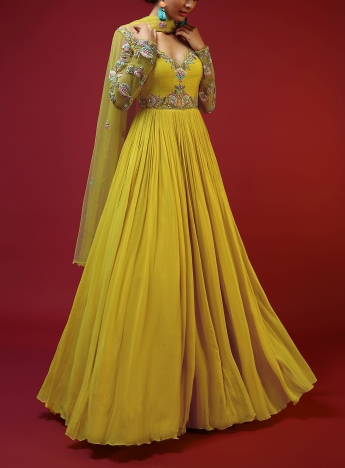 Heavy Ribana Silk Designer Gown at Rs 2899 in Surat | ID: 20582125797