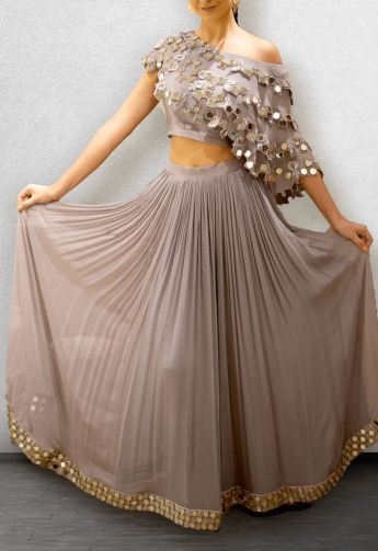 Buy Kalamkari Chanderi silk skirt set with embroidered top -Mustard&Black  Online – Maybell Womens Fashion
